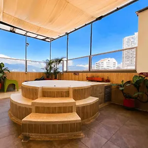 מלון Florencia Plaza, מדיין