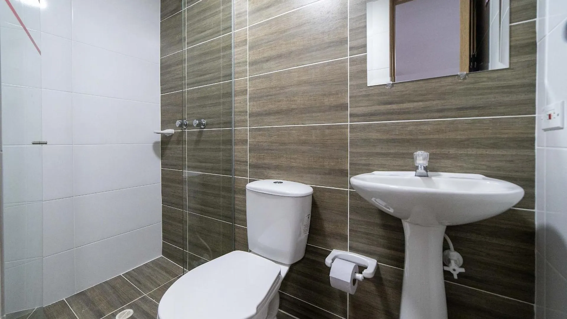 ***  מדיין Hotel Doxa קולומביה