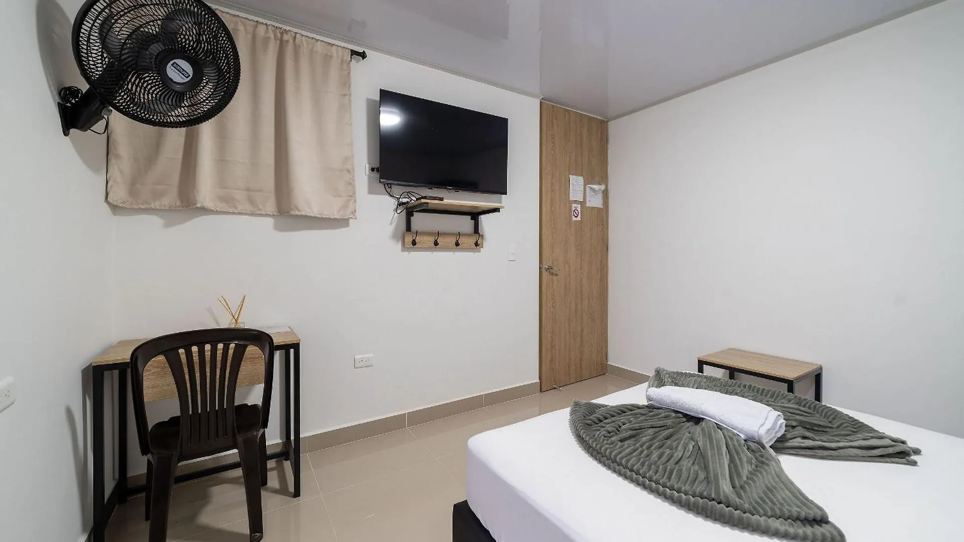 מדיין Hotel Doxa